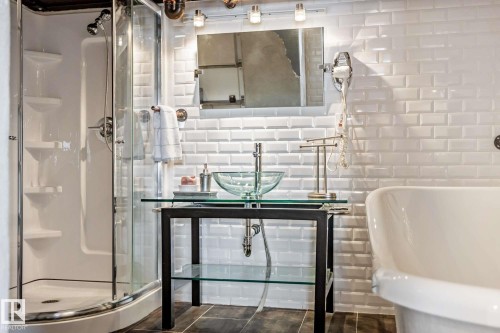 1004 10179 105 Street, Edmonton, AB - Indoor Photo Showing Bathroom