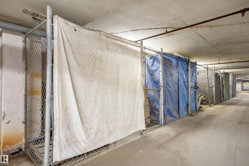 1004 10179 105 Street, Edmonton, AB - Indoor With Storage