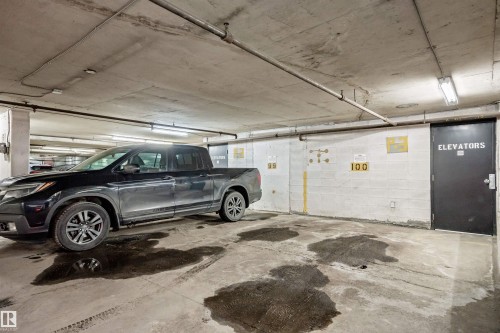 1004 10179 105 Street, Edmonton, AB - Indoor Photo Showing Garage