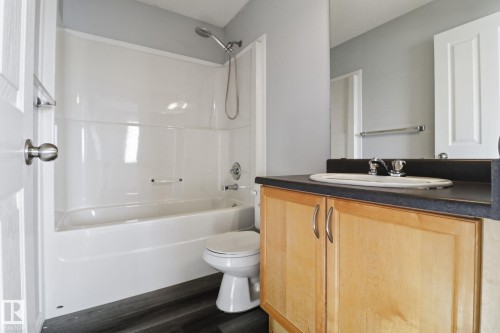 36 3075 Trelle Crescent, Edmonton, AB - Indoor Photo Showing Bathroom