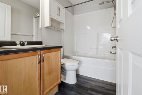 36 3075 Trelle Crescent, Edmonton, AB - Indoor Photo Showing Bathroom