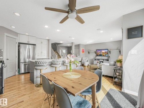 2354 Taylor Close, Edmonton, AB - Indoor Photo Showing Dining Room