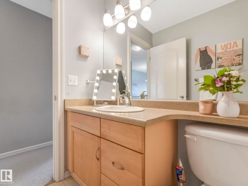 2354 Taylor Close, Edmonton, AB - Indoor Photo Showing Bathroom
