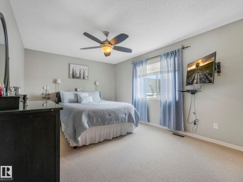 2354 Taylor Close, Edmonton, AB - Indoor Photo Showing Bedroom