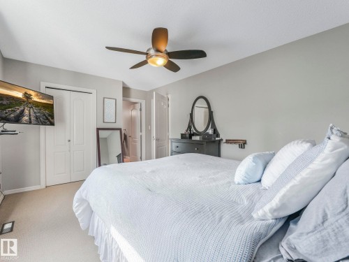 2354 Taylor Close, Edmonton, AB - Indoor Photo Showing Bedroom