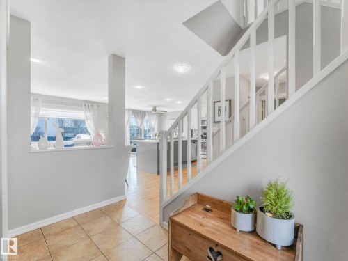 2354 Taylor Close, Edmonton, AB - Indoor Photo Showing Other Room