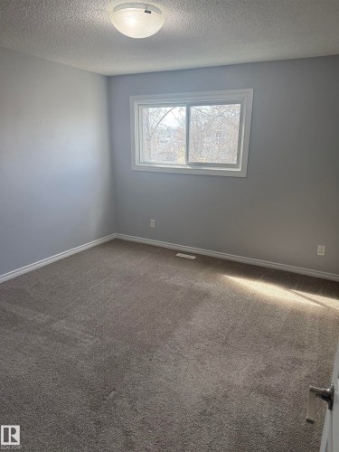 322 Willow Court, Edmonton, AB - Indoor Photo Showing Other Room