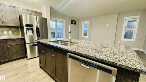 1105 33A Street, Edmonton, AB - Indoor Photo Showing Kitchen With Stainless Steel Kitchen With Double Sink With Upgraded Kitchen