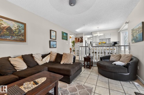 5604 174 Street, Edmonton, AB - Indoor Photo Showing Living Room