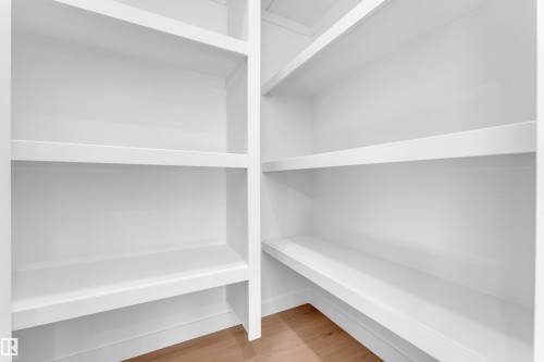 4 Grayson Green, Stony Plain, AB - Indoor With Storage