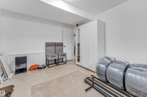 18403 55 Avenue, Edmonton, AB - Indoor