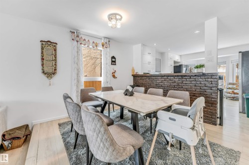 18403 55 Avenue, Edmonton, AB - Indoor Photo Showing Dining Room