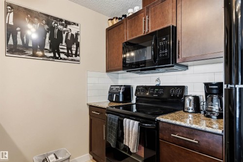 2302 4 Augustine Crescent, Sherwood Park, AB - Indoor Photo Showing Kitchen