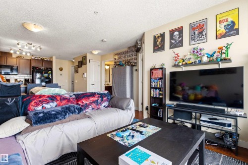 2302 4 Augustine Crescent, Sherwood Park, AB - Indoor Photo Showing Living Room