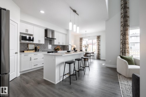 60 Lemon Close, Spruce Grove, AB - Indoor Photo Showing Kitchen With Upgraded Kitchen