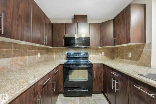 210 103 Ambleside Drive, Edmonton, AB - Indoor Photo Showing Kitchen