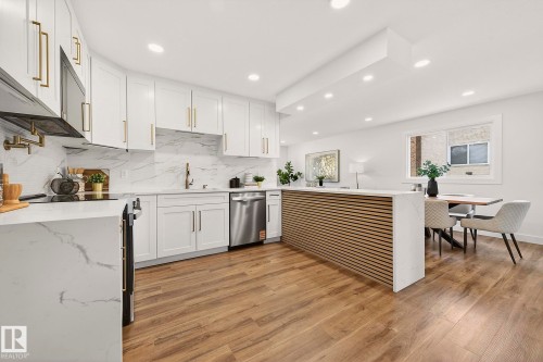 18312 91 Avenue, Edmonton, AB - Indoor Photo Showing Kitchen