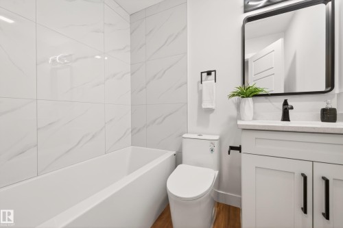 18312 91 Avenue, Edmonton, AB - Indoor Photo Showing Bathroom
