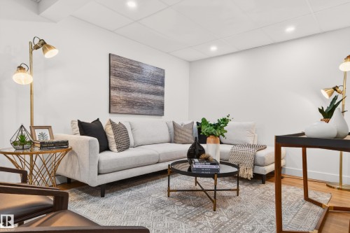 18312 91 Avenue, Edmonton, AB - Indoor