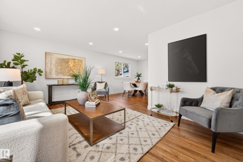 18312 91 Avenue, Edmonton, AB - Indoor Photo Showing Living Room