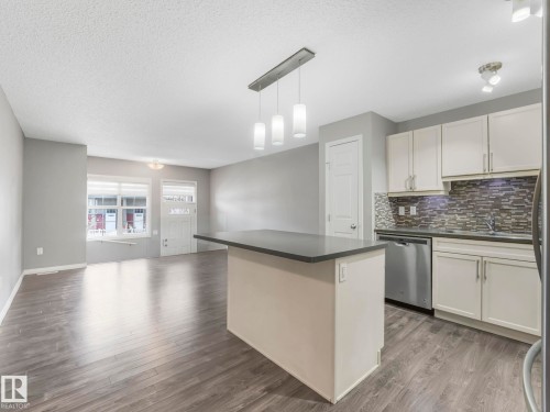 29 4029 Orchards Drive, Edmonton, AB - Indoor Photo Showing Kitchen With Upgraded Kitchen