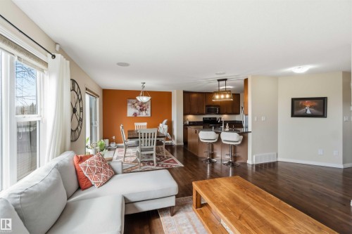 1247 Westerra Crescent, Stony Plain, AB - Indoor Photo Showing Living Room