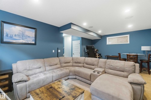 1247 Westerra Crescent, Stony Plain, AB - Indoor Photo Showing Living Room