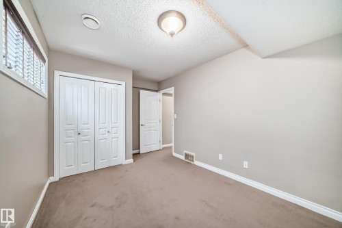2326 Frezenberg Avenue, Edmonton, AB - Indoor Photo Showing Other Room