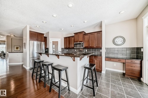 2326 Frezenberg Avenue, Edmonton, AB - Indoor Photo Showing Kitchen With Upgraded Kitchen