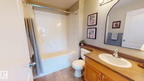 1302 9363 Simpson Drive, Edmonton, AB - Indoor Photo Showing Bathroom