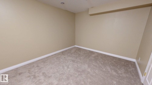 323 Willow Crest, Edmonton, AB - Indoor Photo Showing Other Room