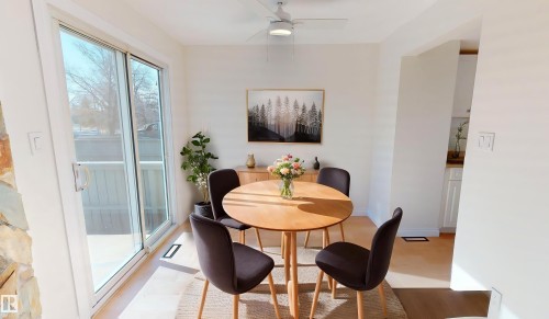 323 Willow Crest, Edmonton, AB - Indoor Photo Showing Dining Room