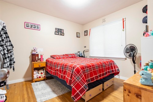 10880 73 Street, Edmonton, AB - Indoor Photo Showing Bedroom