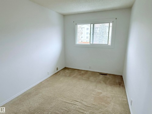 18118 93 Avenue, Edmonton, AB - Indoor Photo Showing Other Room