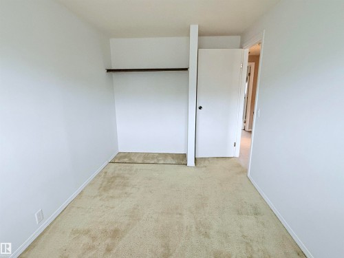 18118 93 Avenue, Edmonton, AB - Indoor Photo Showing Other Room