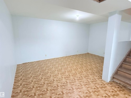 18118 93 Avenue, Edmonton, AB - Indoor Photo Showing Other Room