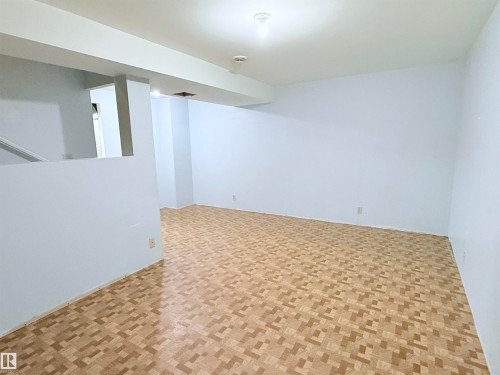 18118 93 Avenue, Edmonton, AB - Indoor Photo Showing Other Room