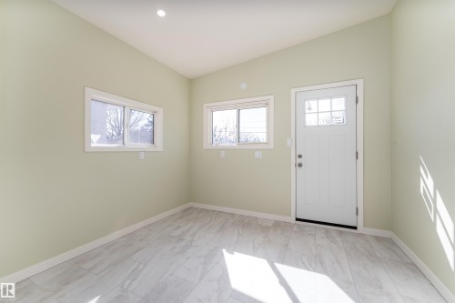 9523 134 Avenue, Edmonton, AB - Indoor Photo Showing Other Room