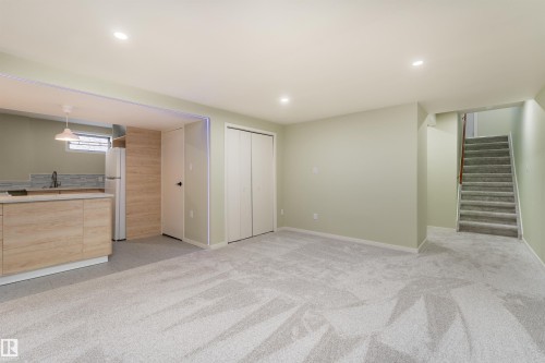9523 134 Avenue, Edmonton, AB - Indoor Photo Showing Other Room