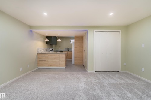 9523 134 Avenue, Edmonton, AB - Indoor