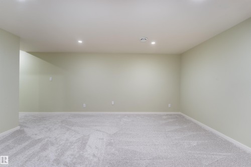 9523 134 Avenue, Edmonton, AB - Indoor