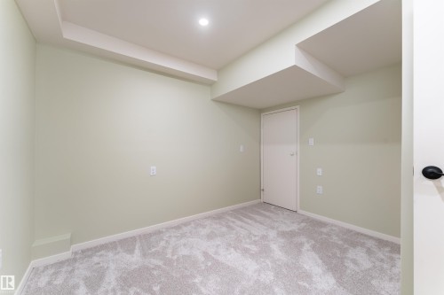 9523 134 Avenue, Edmonton, AB - Indoor
