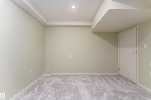 9523 134 Avenue, Edmonton, AB - Indoor Photo Showing Other Room