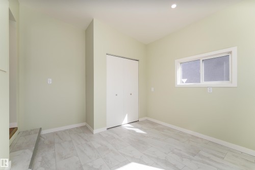 9523 134 Avenue, Edmonton, AB - Indoor Photo Showing Other Room