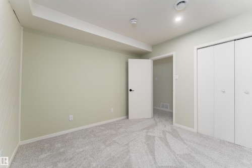 9523 134 Avenue, Edmonton, AB - Indoor Photo Showing Other Room