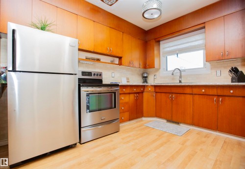 12827 109 Street, Edmonton, AB - Indoor Photo Showing Kitchen