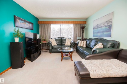 12827 109 Street, Edmonton, AB - Indoor Photo Showing Living Room
