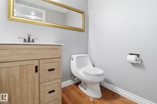 9023 95 Street, Edmonton, AB - Indoor Photo Showing Bathroom