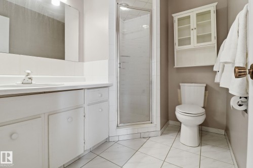 9023 95 Street, Edmonton, AB - Indoor Photo Showing Bathroom
