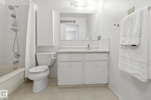 9023 95 Street, Edmonton, AB - Indoor Photo Showing Bathroom